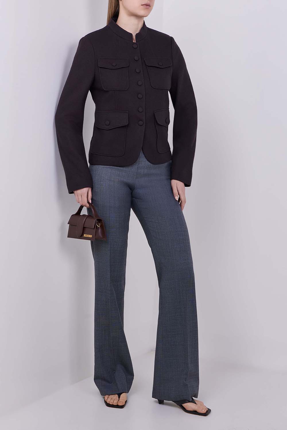 מכנסיים מחויטים